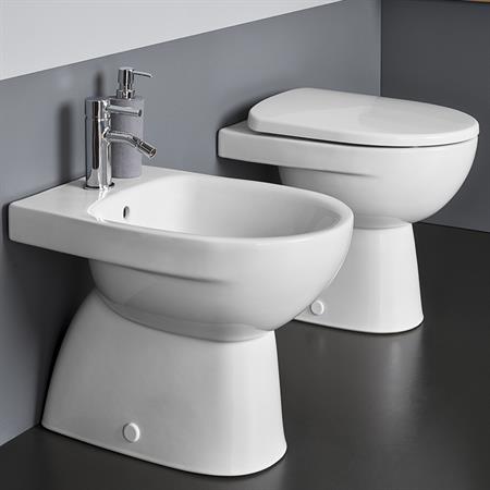 Coppia sanitari vaso bidet e coprivaso tradizionale geberit selnova a terra