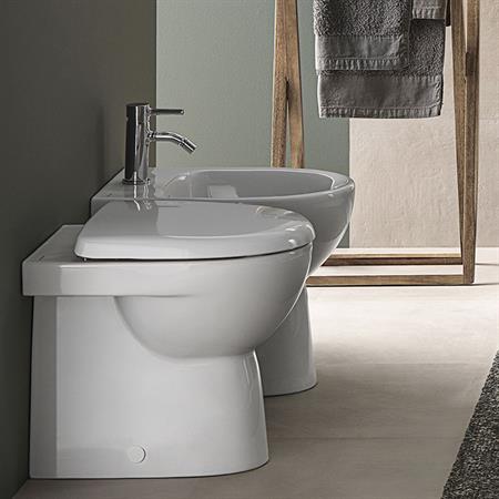 Coppia sanitari vaso bidet e coprivaso tradizionale geberit selnova pro a terra