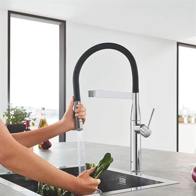 Miscelatore lavello grohe essence 30294000 cromato e nero con doccetta professionale